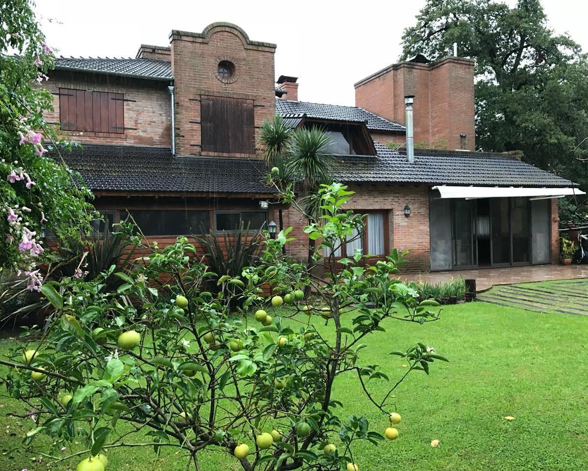Casa en Barrio Cerrado El Casco de Moreno 1