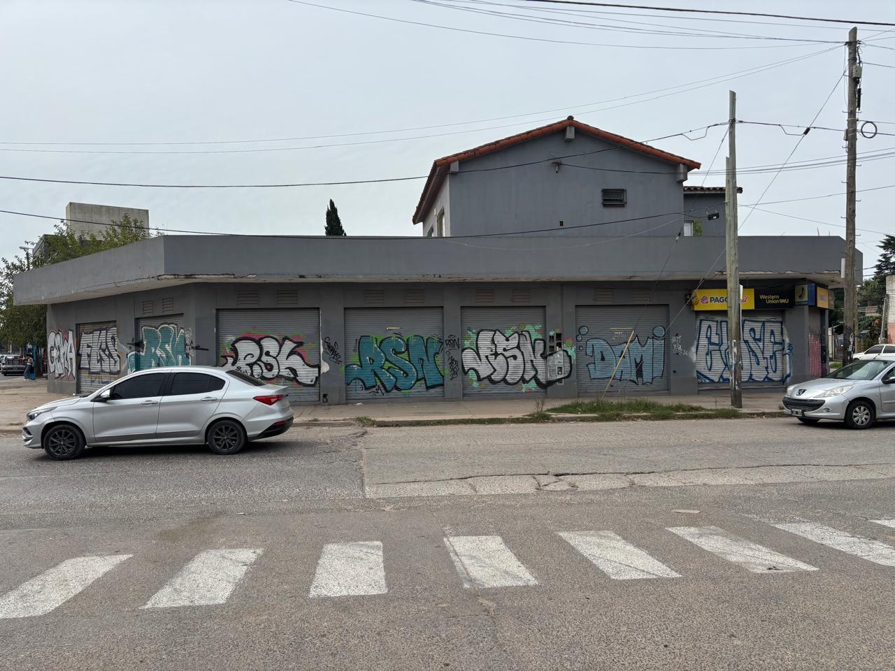 Local en Moreno