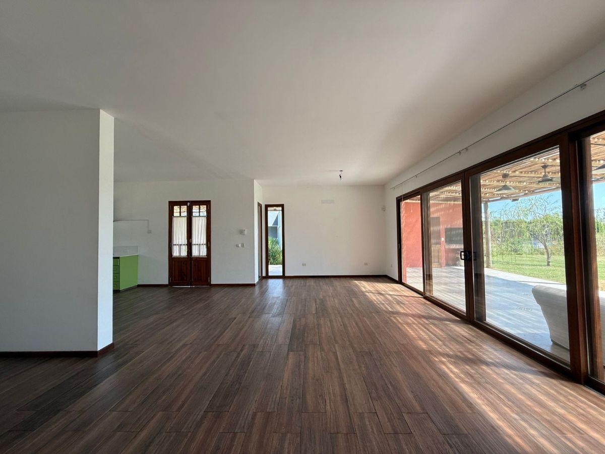Foto de EXCELENTE PROPIEDAD 3 AMBIENTES EN ALQUILEER, imagen 4