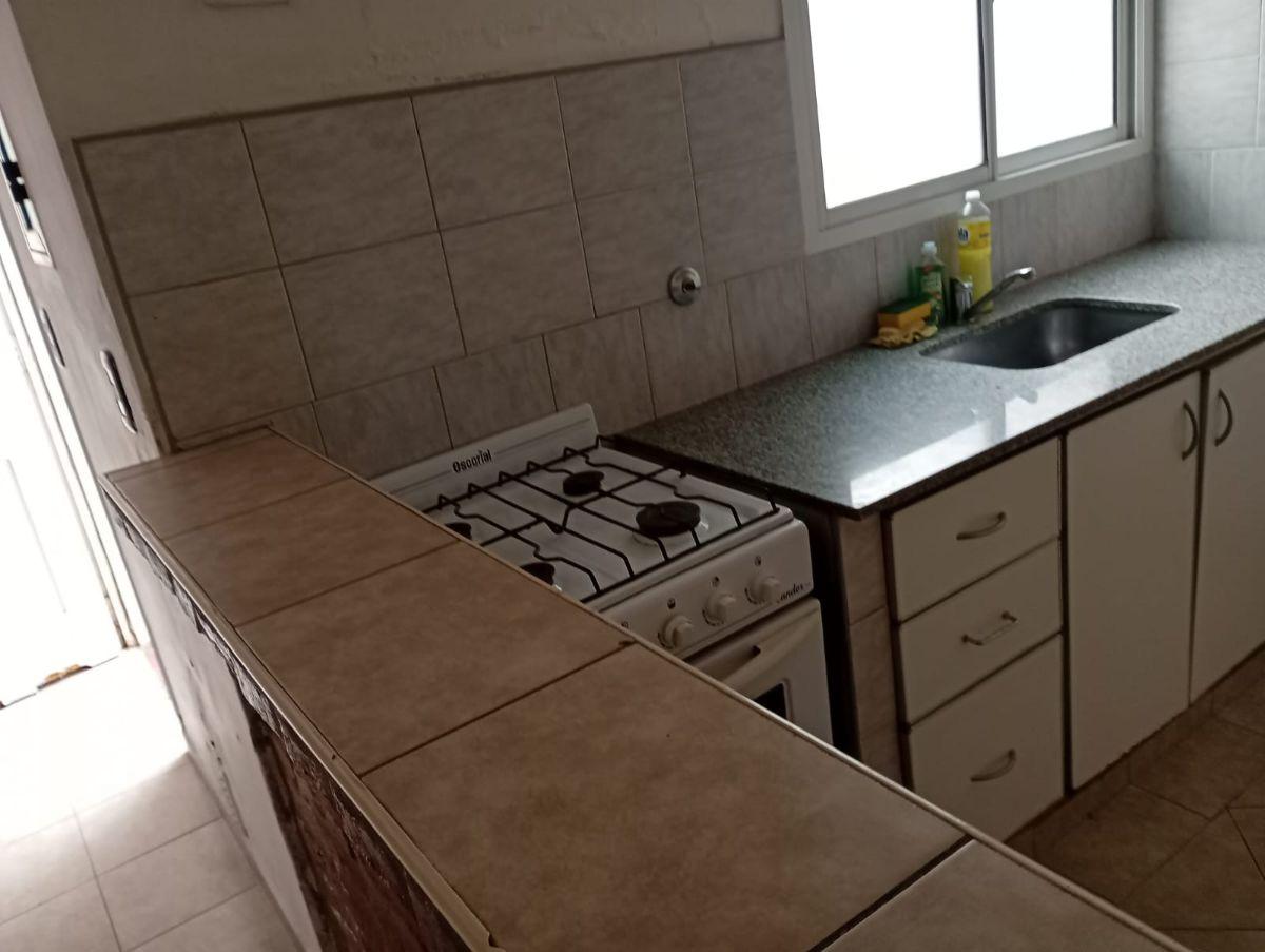 Foto de ALQUILER DEPARTAMENTO PLANTA ALTA CONTRAFRENTE VILLA MAIPU SAN AMRTIN, imagen 3
