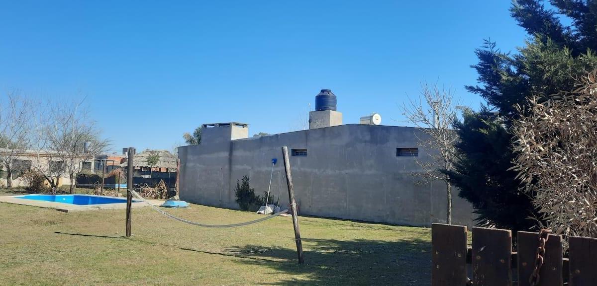 PROPIEDAD CON IMPORTANTE TERRENO EN LUIS PALACIOS.