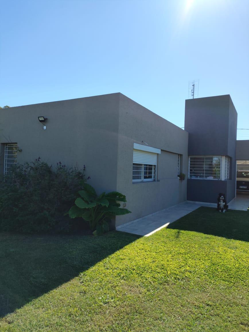 Moderna E Impecable Propiedad en Ibarlucea. 3