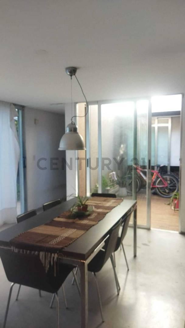 Calle 460 y 12 B. Casa a La Venta de 4 Dorm. - City Bell (Apto Banco) 3