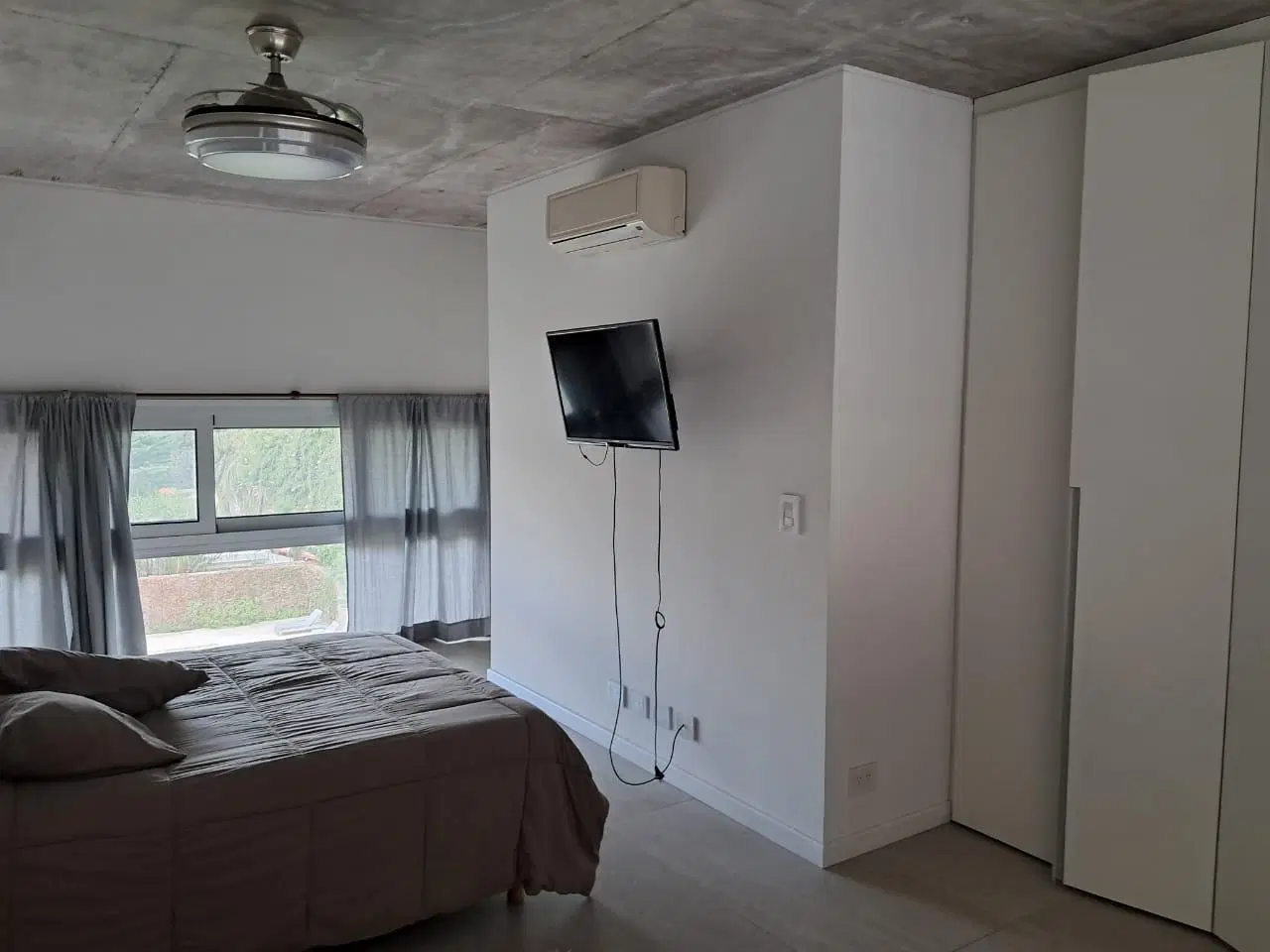 Alquiler de Espectacular Loft con Amenities en el Centro de Funes 2