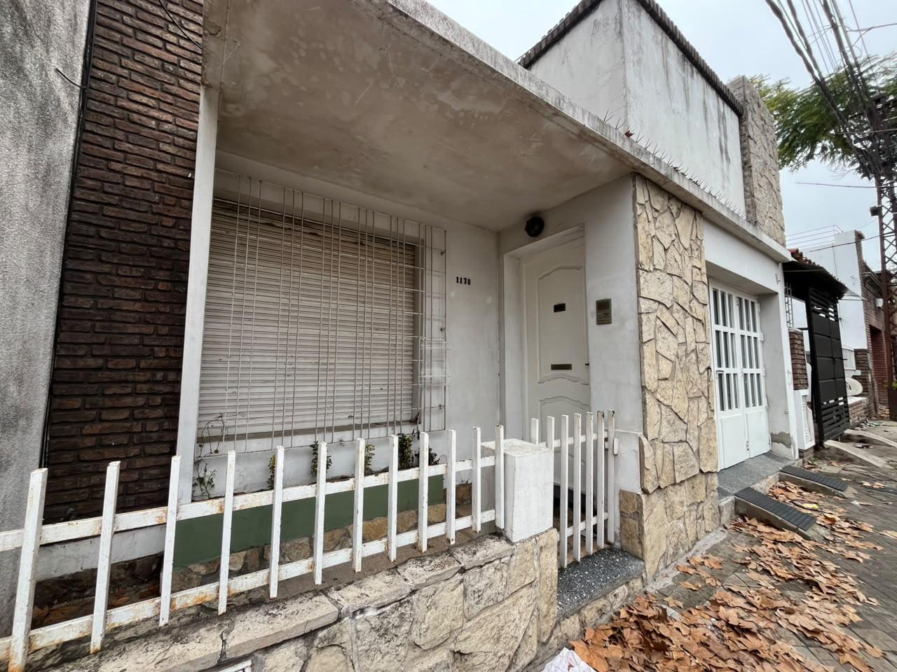 Foto de Venta de Casa de Dos Dormitorios y Cochera en Arroyito-Rosario, imagen 1
