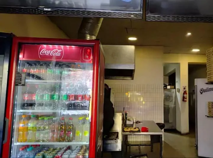 Alquiler local comercial sobre Av. Corrientes. Sin expensas. 3