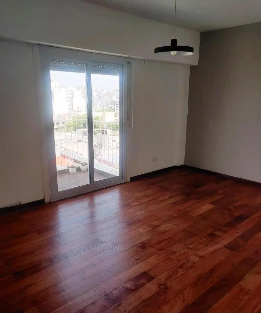 Alquiler 2 ambientes con balcón piso alto -Honduras 3800 Palermo- 3