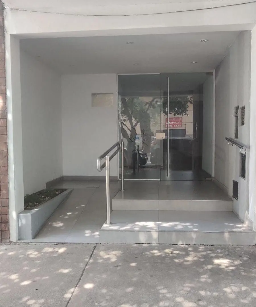 Alquiler 2 ambientes con balcón piso alto -Honduras 3800 Palermo- 1