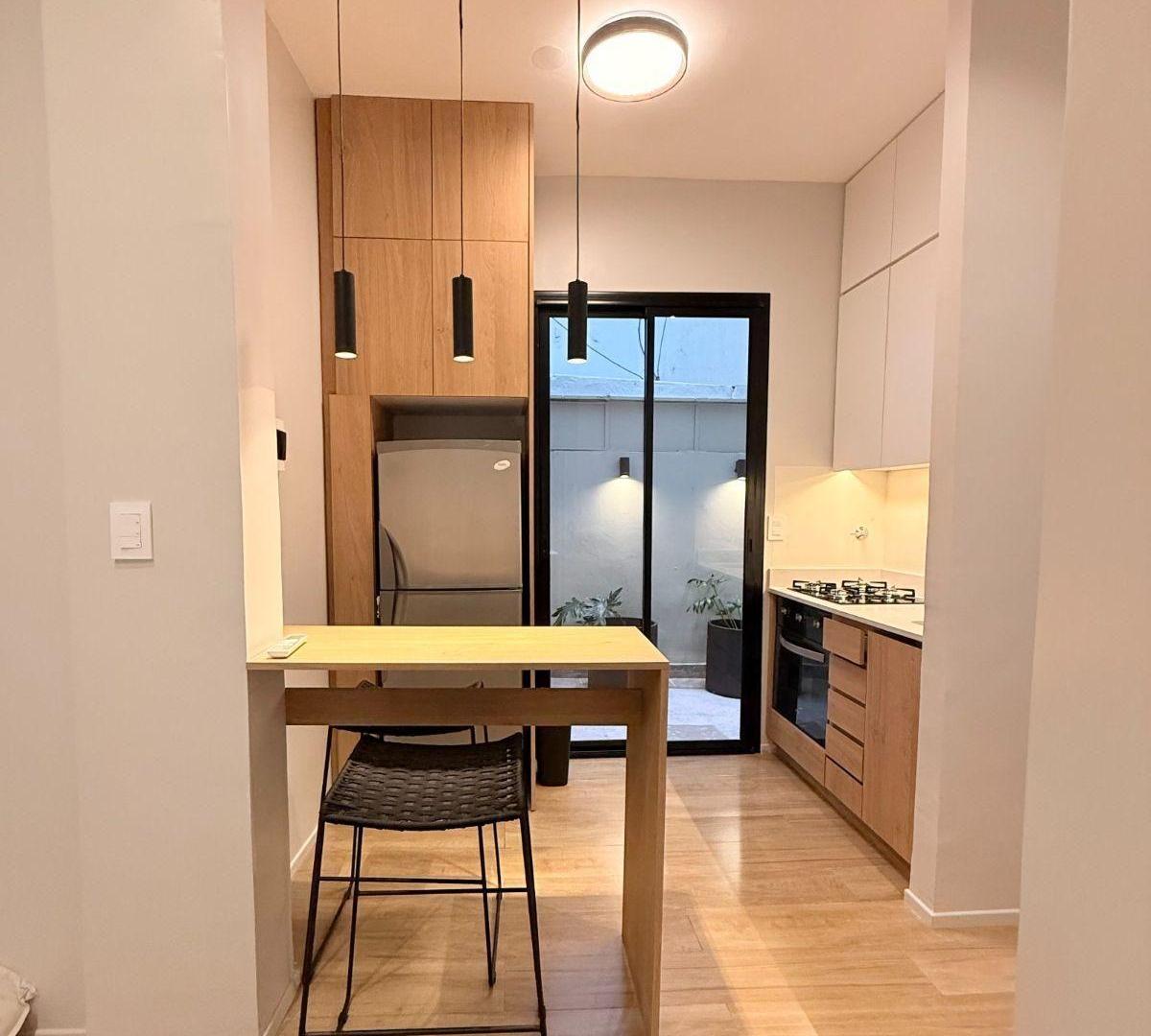 Foto de Hermoso Dos Ambientes con Patio en Venta. Recoleta., imagen 2