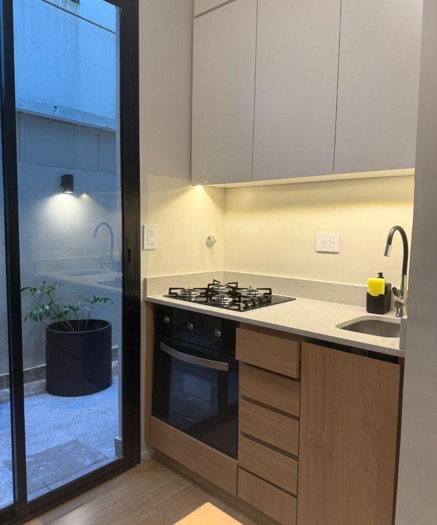 Foto de Hermoso Dos Ambientes con Patio en Venta. Recoleta., imagen 5