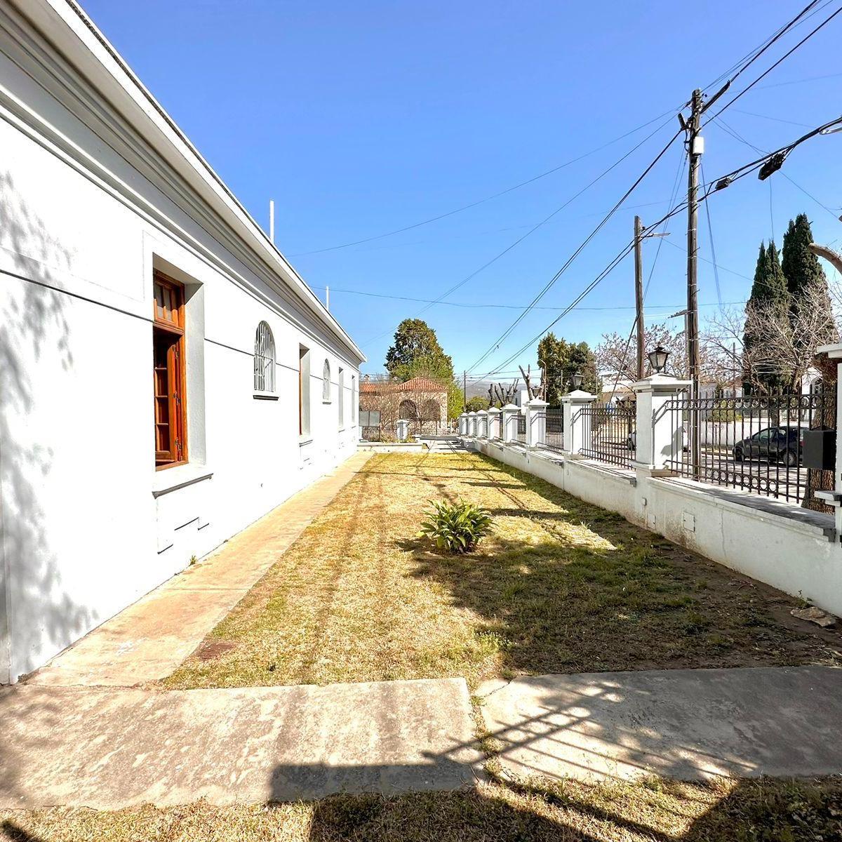 Casona en Alta Gracia. Ideal Para Hostel, Coworking o Centro Para 3 Edad. 3