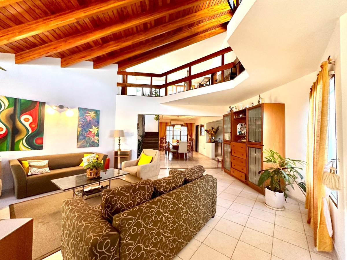 Casa en Venta Villa Belgrano, Av Gauss 3