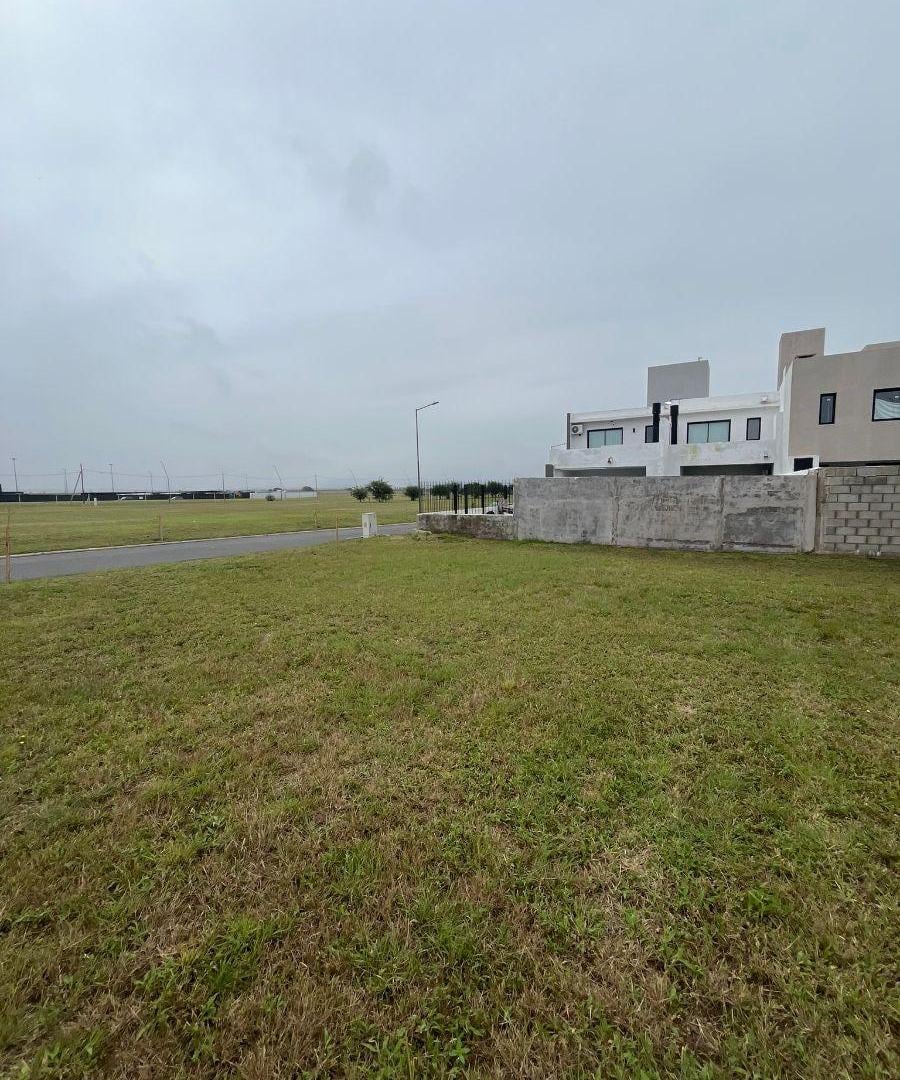 SE VENDE TERRENO LOTE APTO DUPLEX- COLINAS DE MANANTIALES