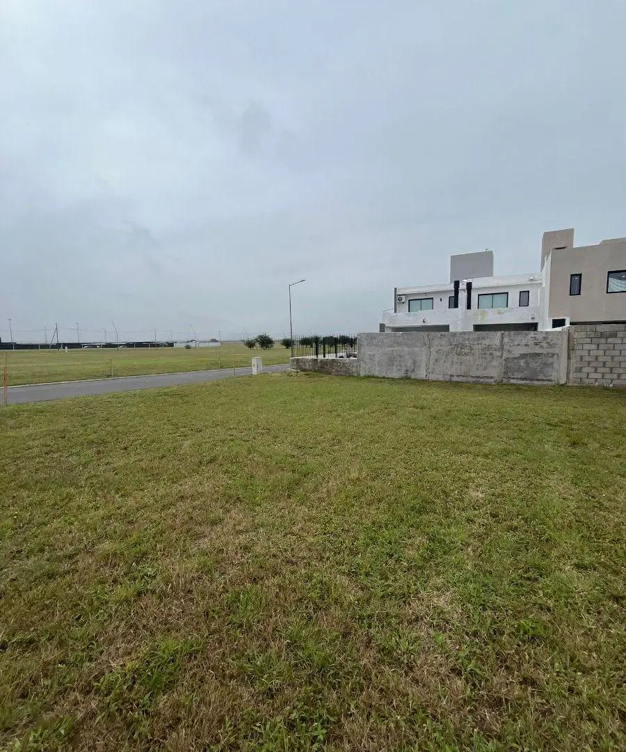 SE VENDE TERRENO LOTE APTO DUPLEX- COLINAS DE MANANTIALES 1
