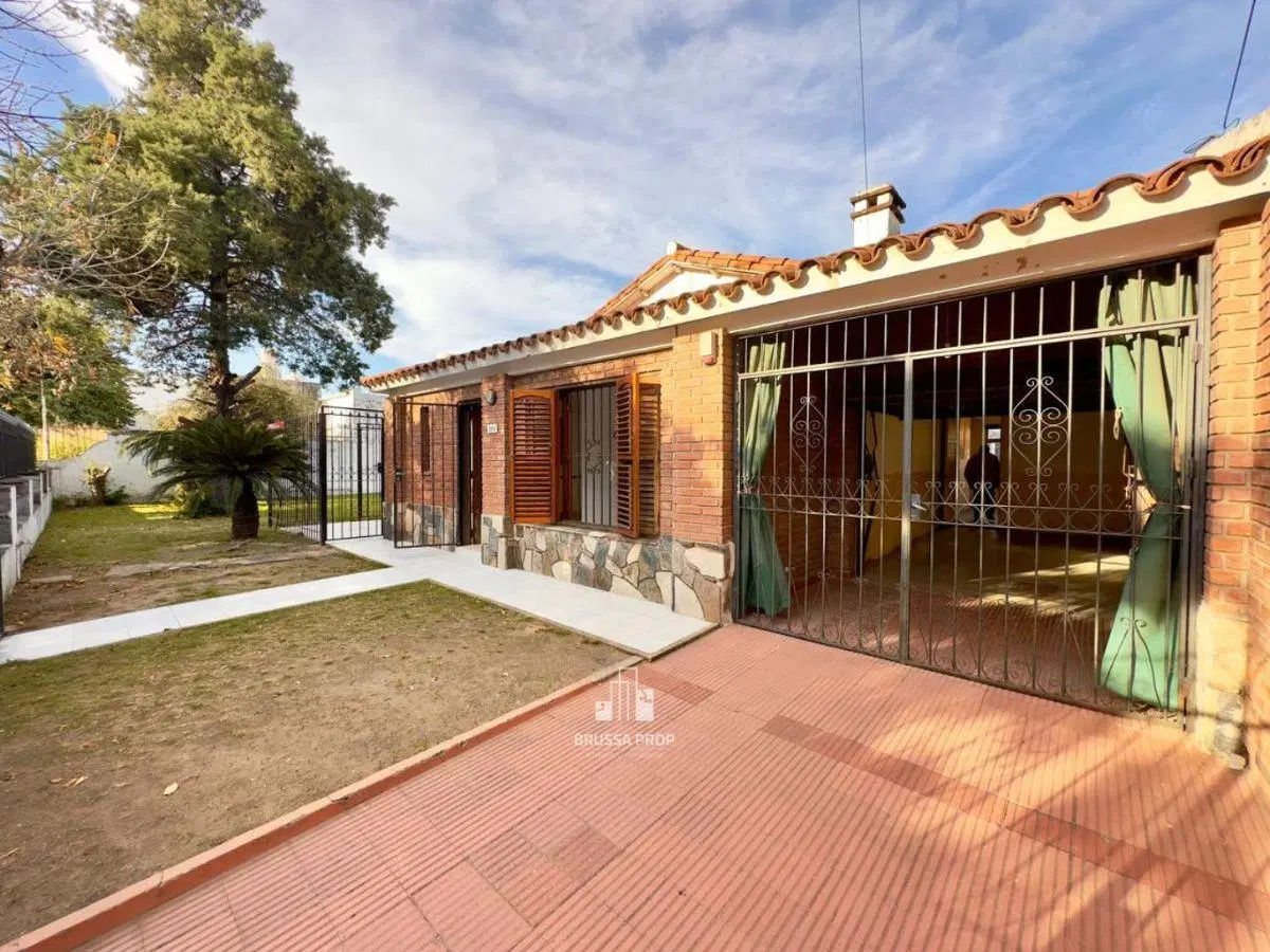 Casa en venta en Villa Cabrera – Gran terreno y excelente potencial. 2
