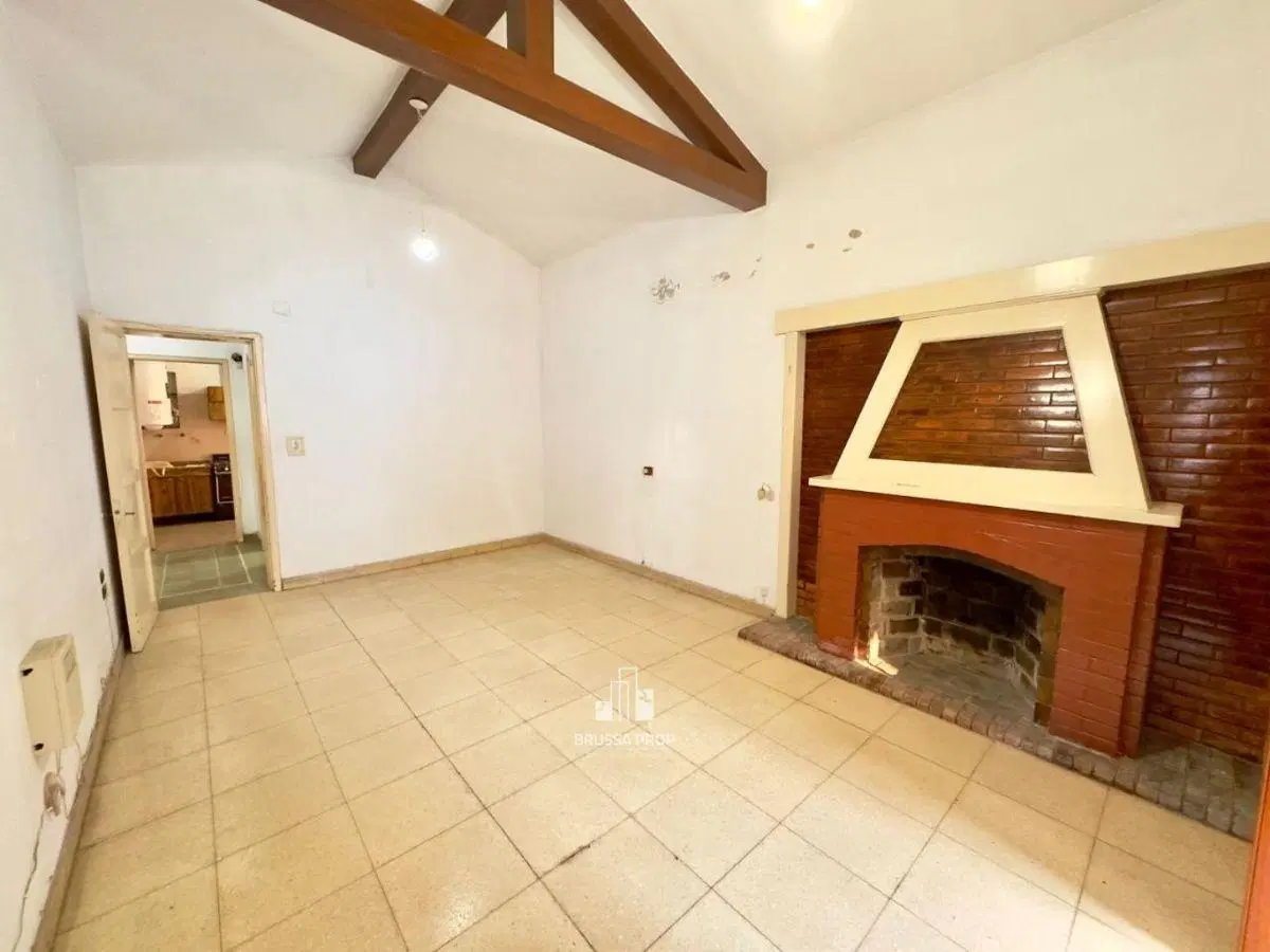 Casa en venta en Villa Cabrera – Gran terreno y excelente potencial. 4