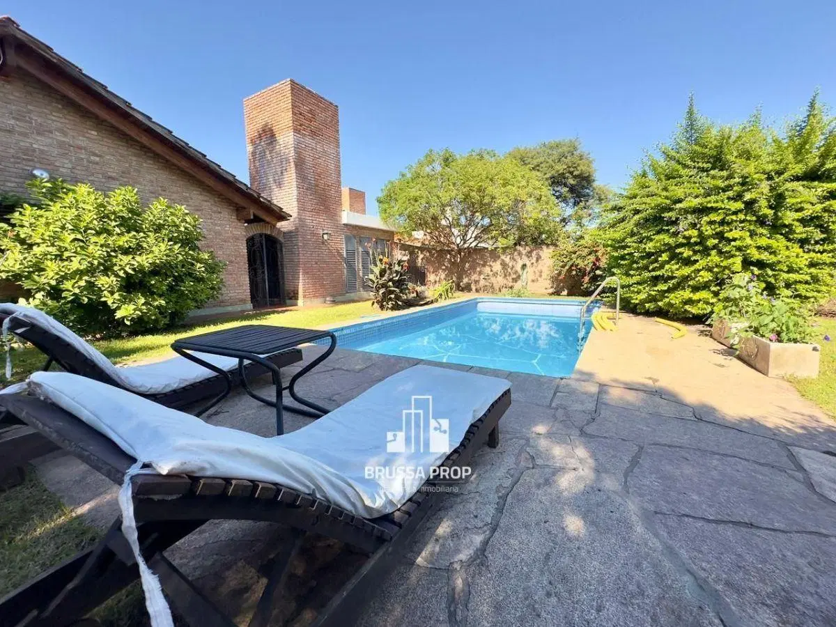 VENDO HERMOSA CASA EN GRANJA DE FUNES 2