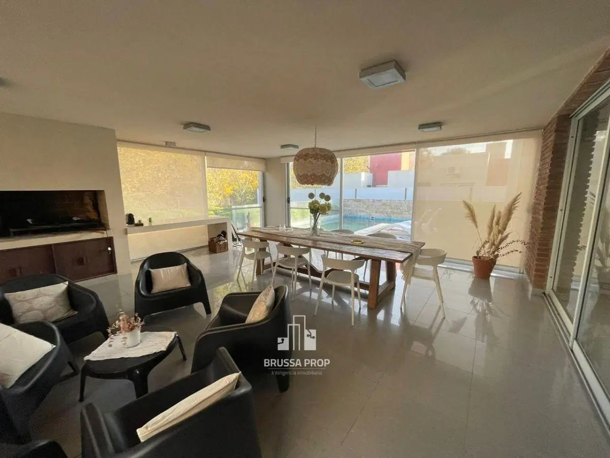 Casa moderna en Valle Escondido – Barrio Los Cielos 5