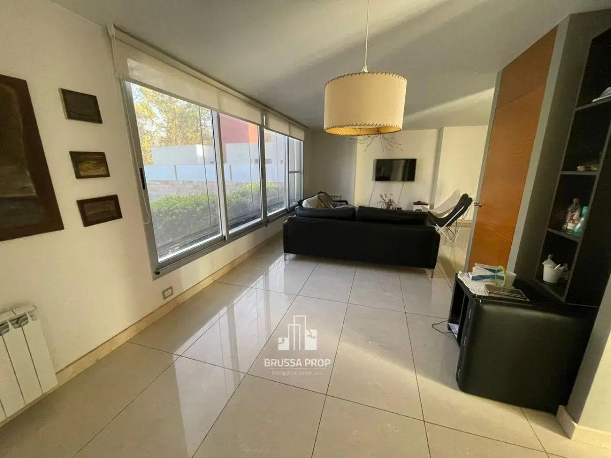 Casa moderna en Valle Escondido – Barrio Los Cielos 4