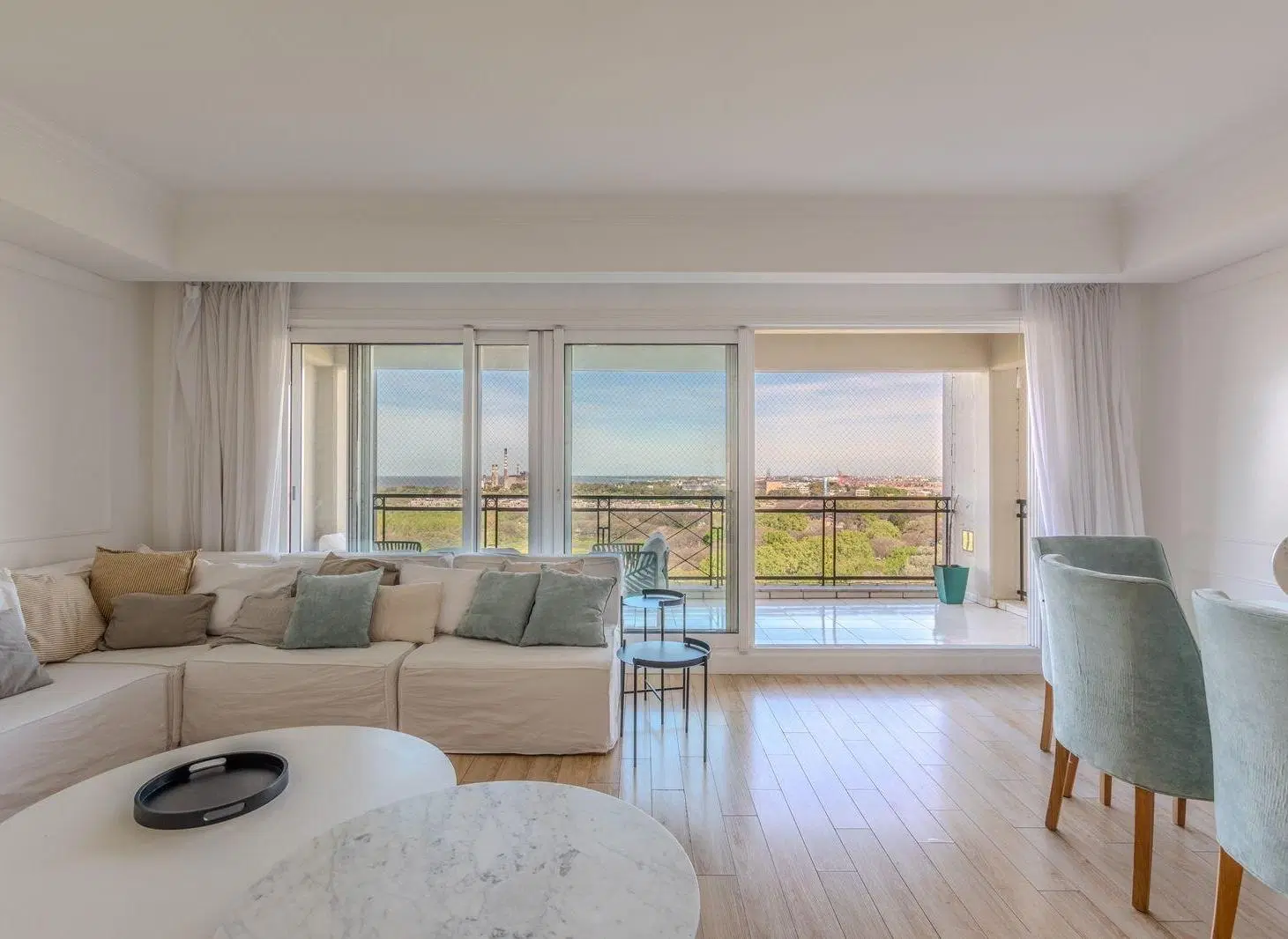Chateau - 3 Ambientes piso alto 4