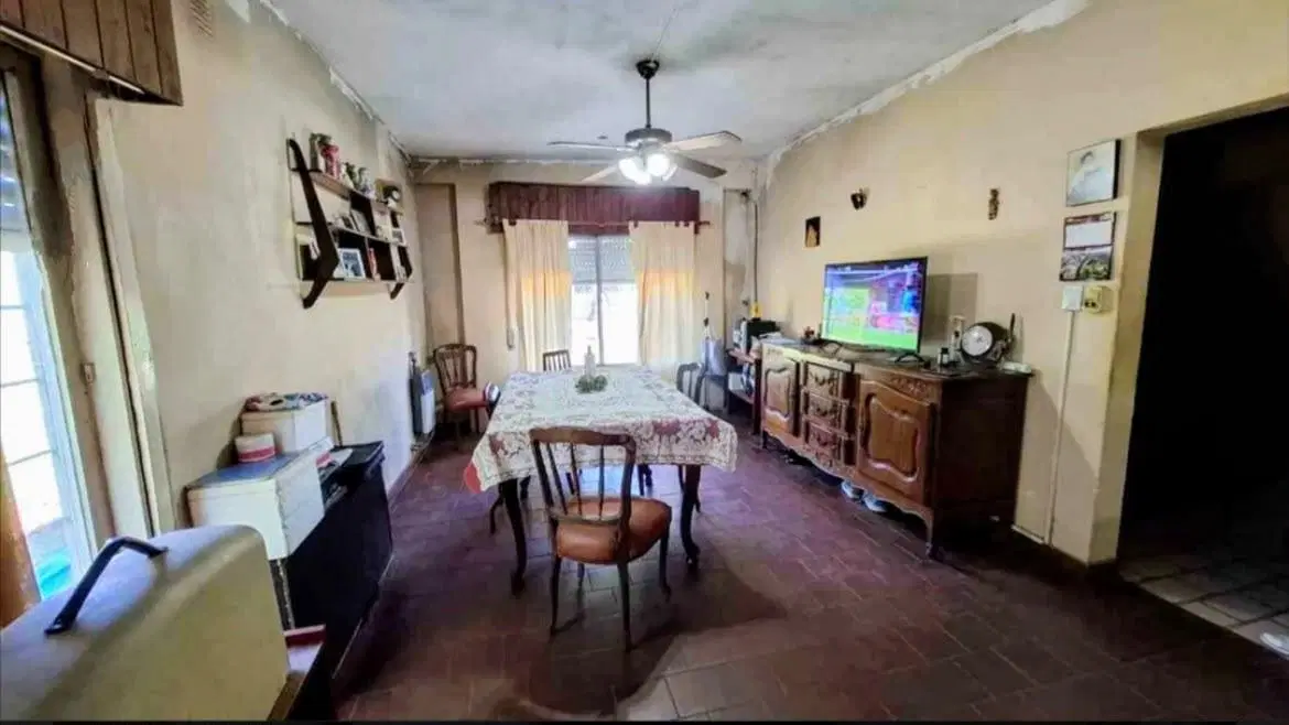 casa sobre dos lotes | Ituzaingó 8