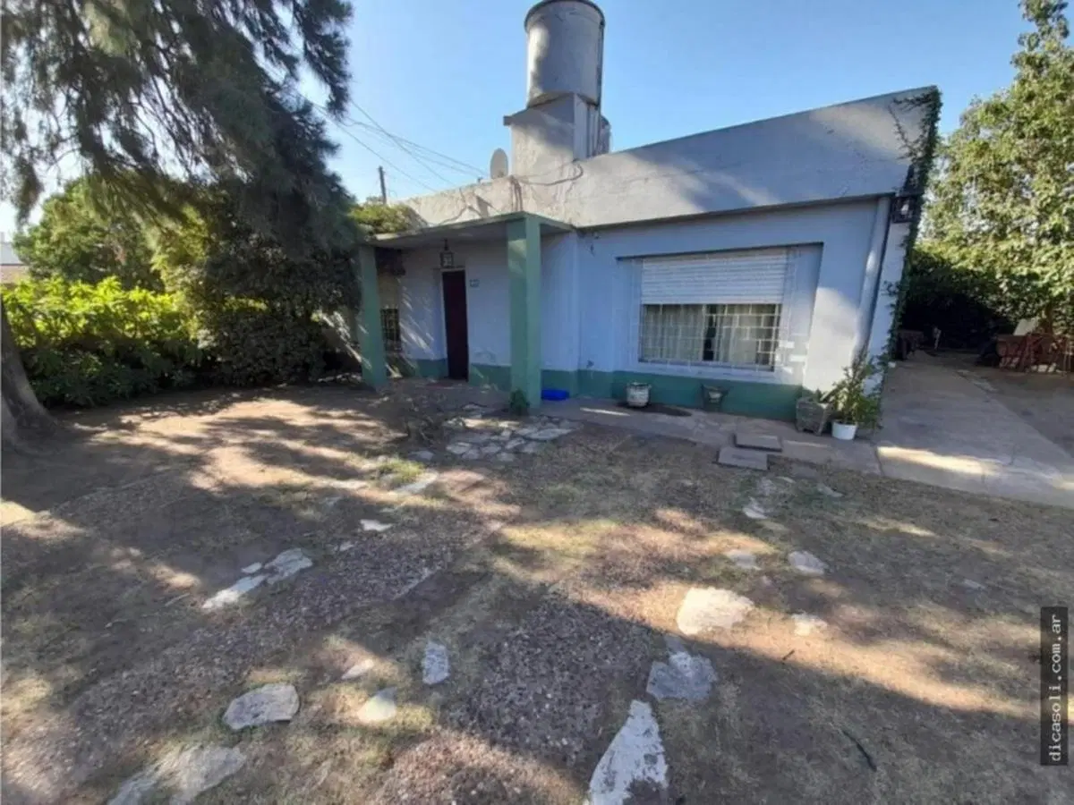 casa sobre dos lotes | Ituzaingó 2