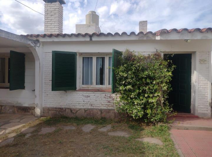 VENTA CASA de 3 dormitorios c/ cochera en Cosquín 3