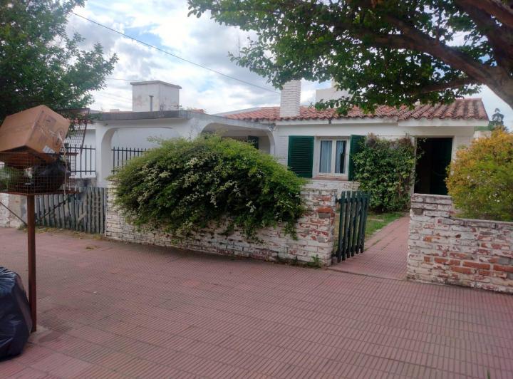 VENTA CASA de 3 dormitorios c/ cochera en Cosquín 1