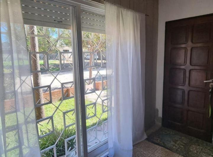 VENTA CASA de 3 dormitorios c/ cochera en Cosquín 4