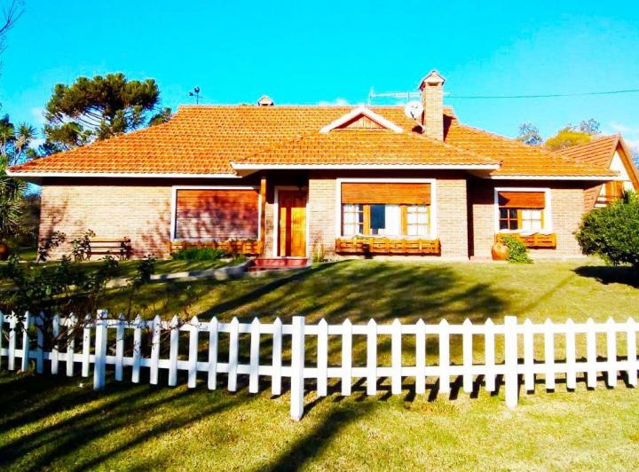 Casa en venta de 4 dormitorios c/ cochera en Cosquín sobre Ruta 38 4