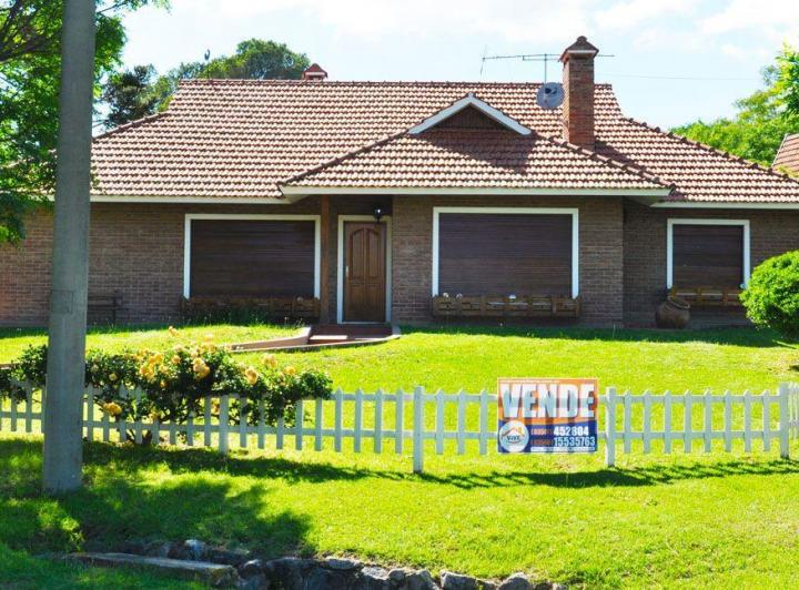 Casa en venta de 4 dormitorios c/ cochera en Cosquín sobre Ruta 38 1