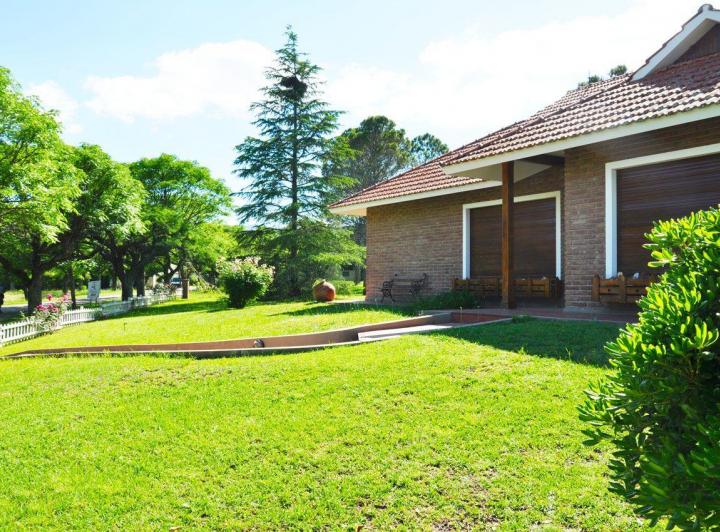 Casa en venta de 4 dormitorios c/ cochera en Cosquín sobre Ruta 38 2