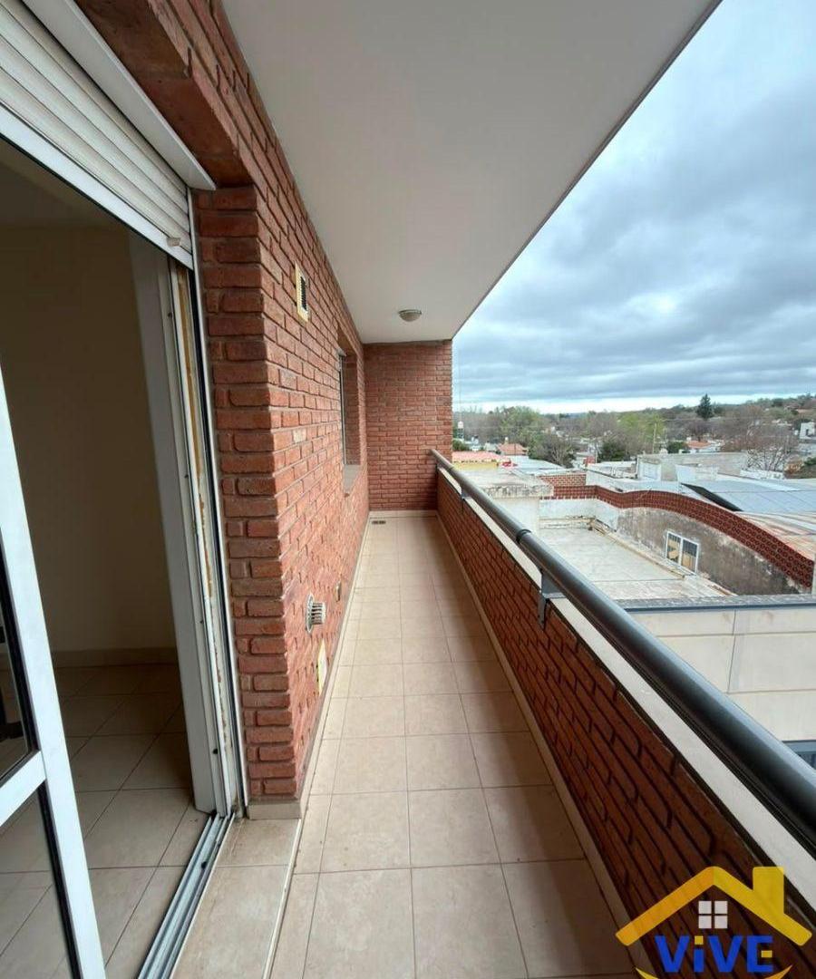 Foto de Departamento en alquiler c/ cochera en La Falda, imagen 2
