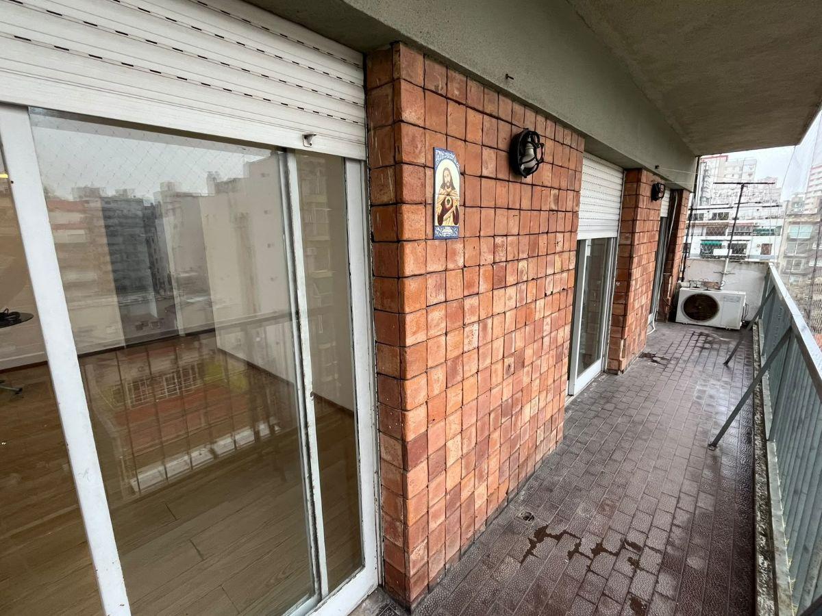 Foto de departamento 3 ambientes con cochera en Villa Urquiza, imagen 2