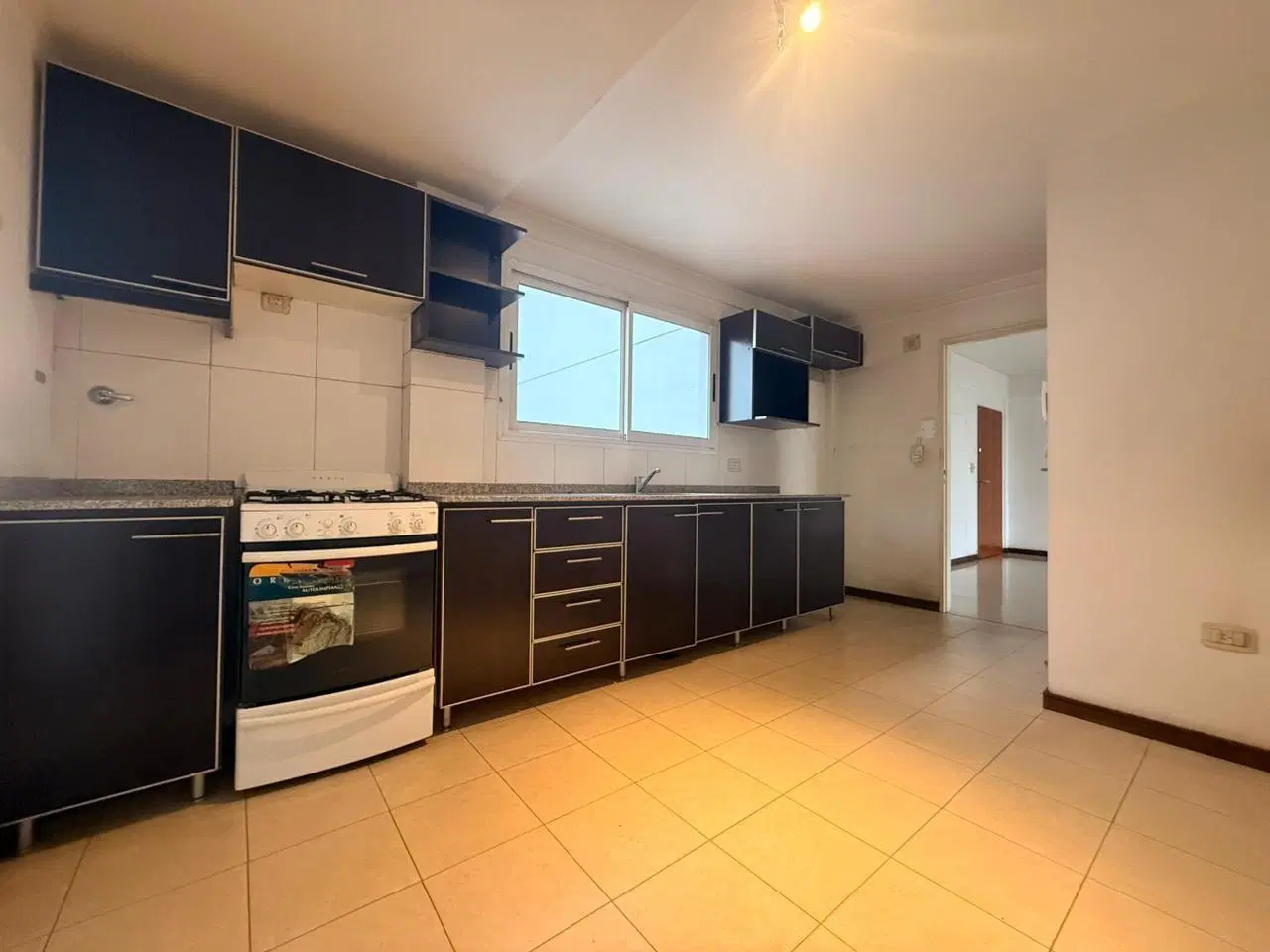 EXCELENTE OPORTUNIDAD EN FLORESTA AMPLIO SEMIPISO DE 3 AMBIENTES EN VENTA CON COCHERA, Capital Feder 3
