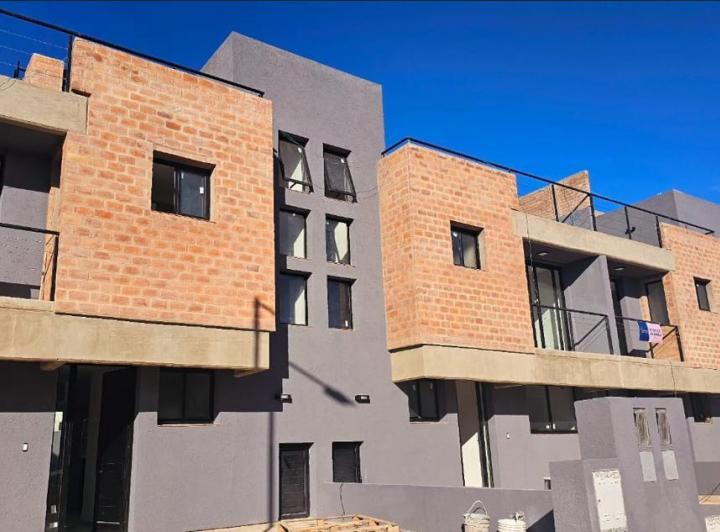 ALQUILO DÚPLEX A ESTRENAR FORMATO TRIPLEX EN CAÑUELAS CHICO 4