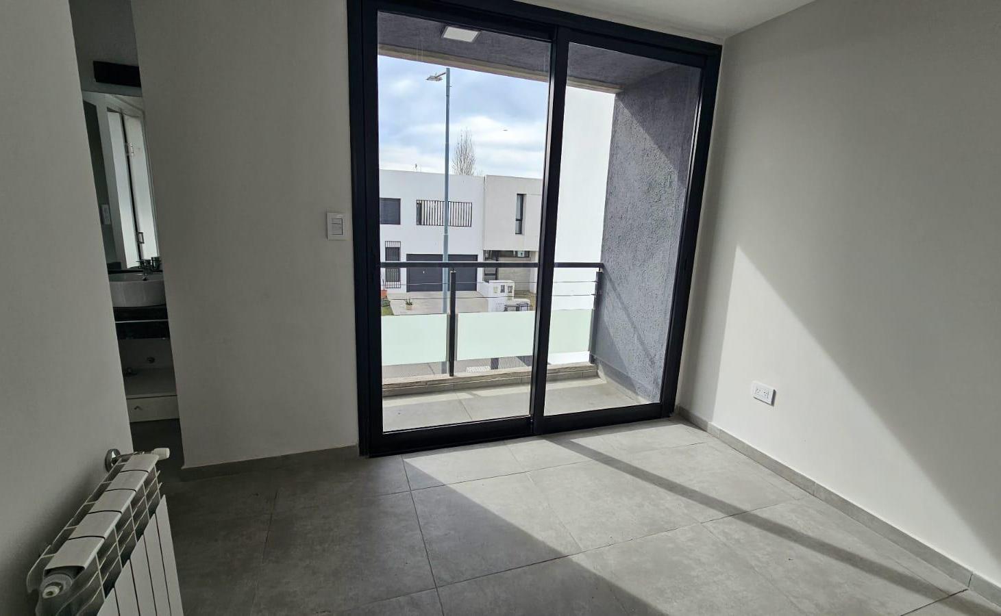 Foto de Tríplex premium en Cañuelas Chico | Terraza, asador y calefacción central, imagen 4