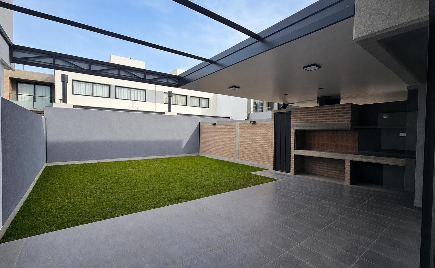 Foto de Tríplex premium en Cañuelas Chico | Terraza, asador y calefacción central, imagen 1