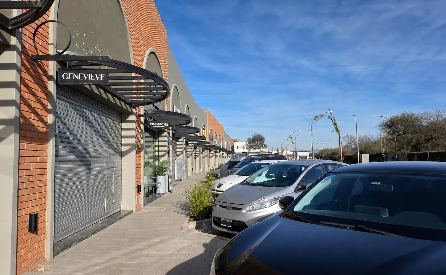 Venta Local Comercial Premium - 55m² en Complejo Los Arcos, Manantiales 5