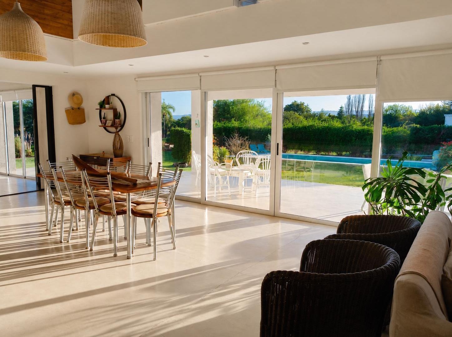 Foto de Casa en Venta - 3 Dormitorios con Piscina y Gran Parque - Country, imagen 4