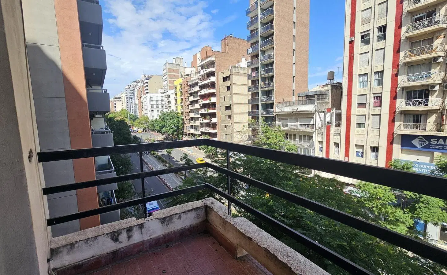Piso completo en Bv. Chacabuco al 300, a una cuadra de Nueva Córdoba 5