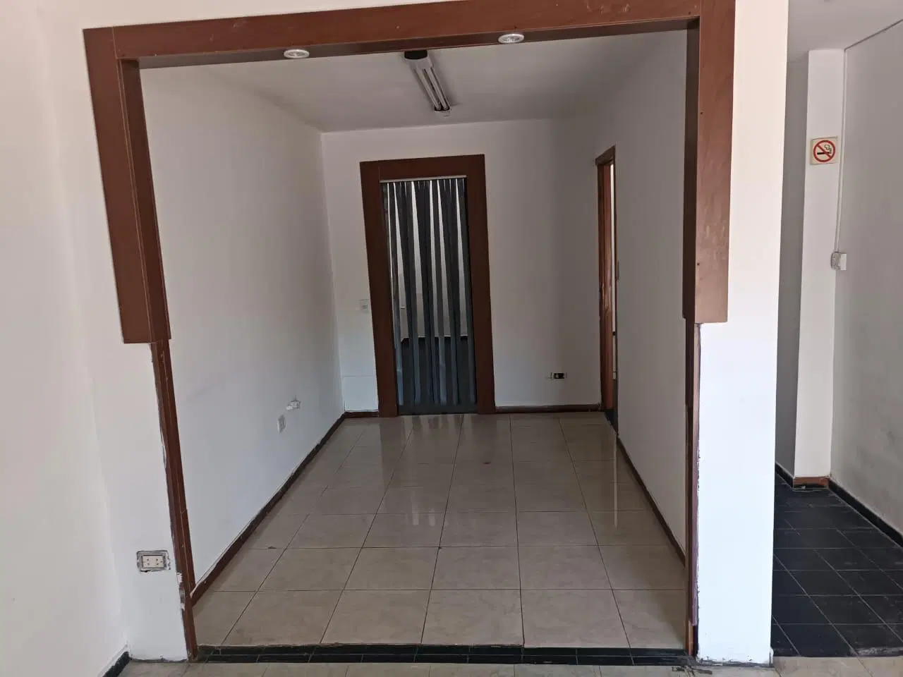 Se alquila Local Comercial Av San Jerónimo 4