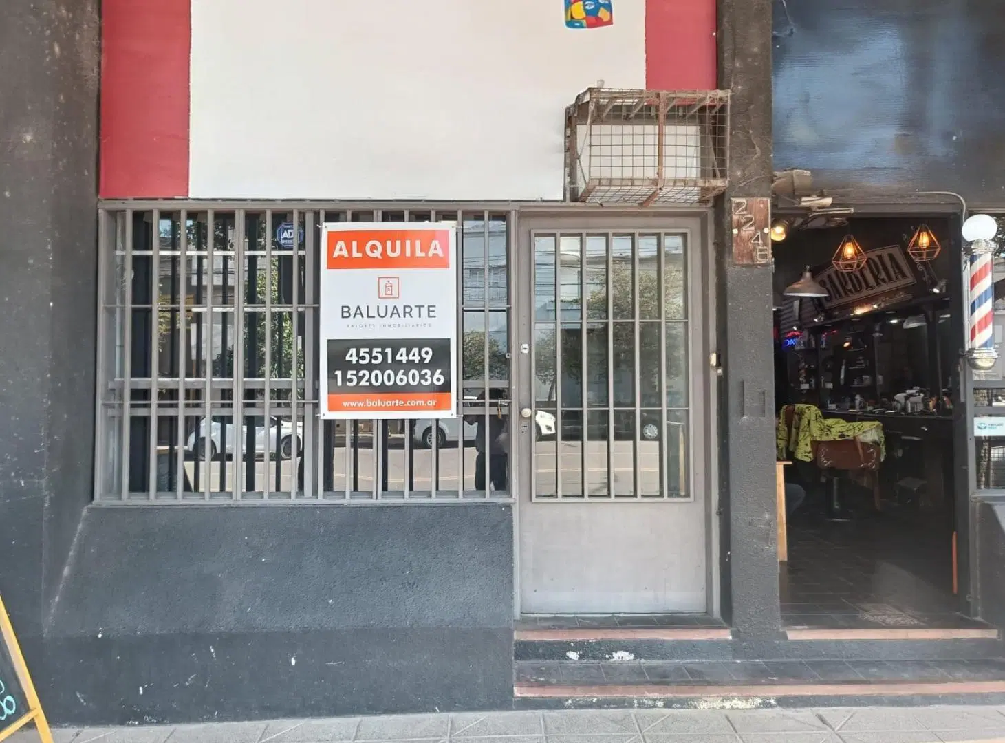 Se alquila Local Comercial Av San Jerónimo 2