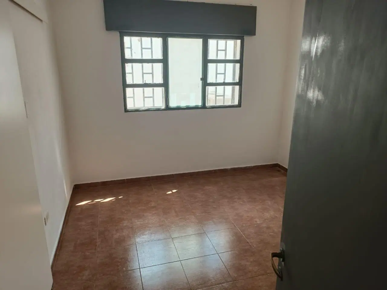 Casa en alquiler en planta baja con patio y cochera 4