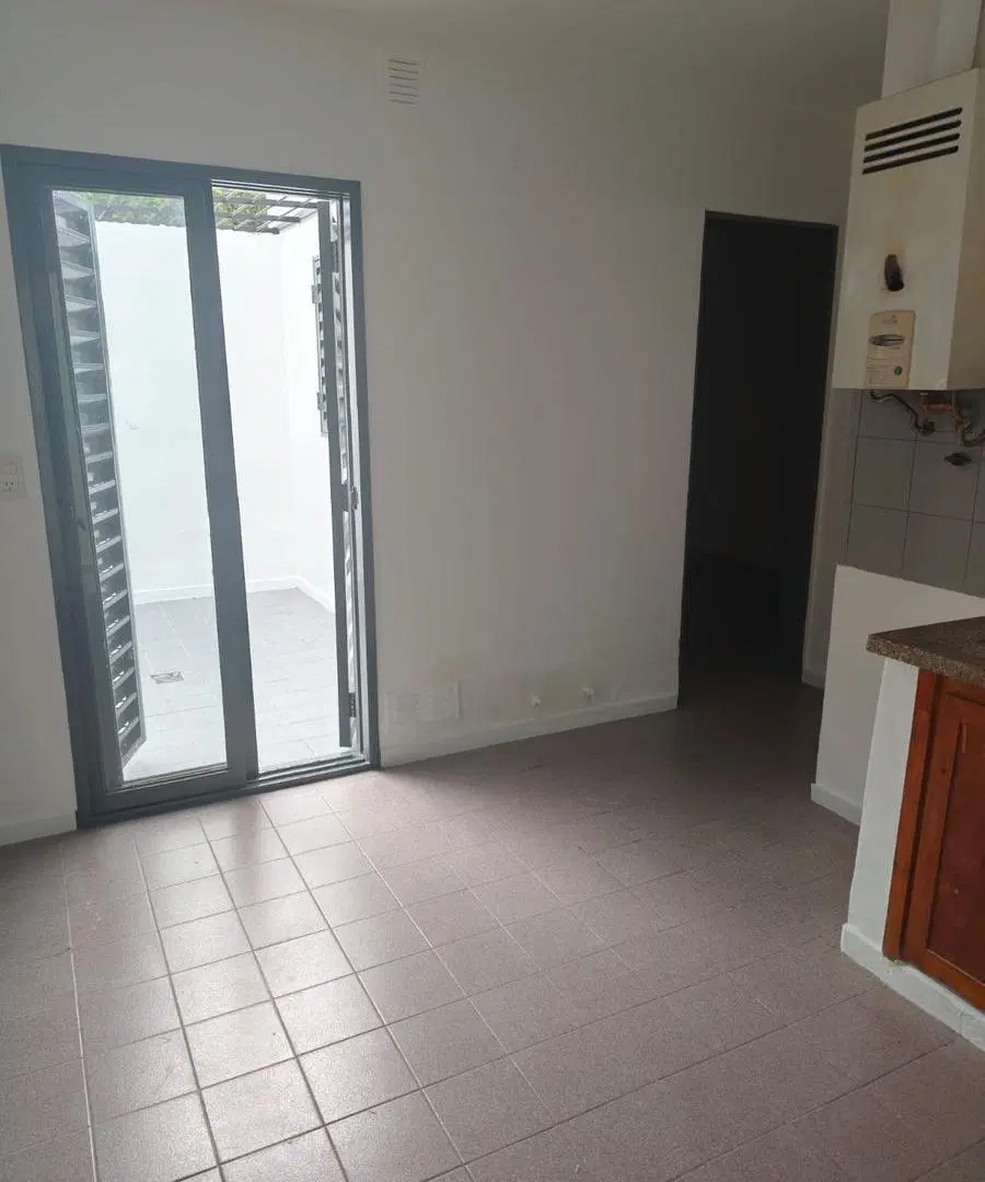 Se alquila departamento un dormitorio con patio, Bº Mirador 1
