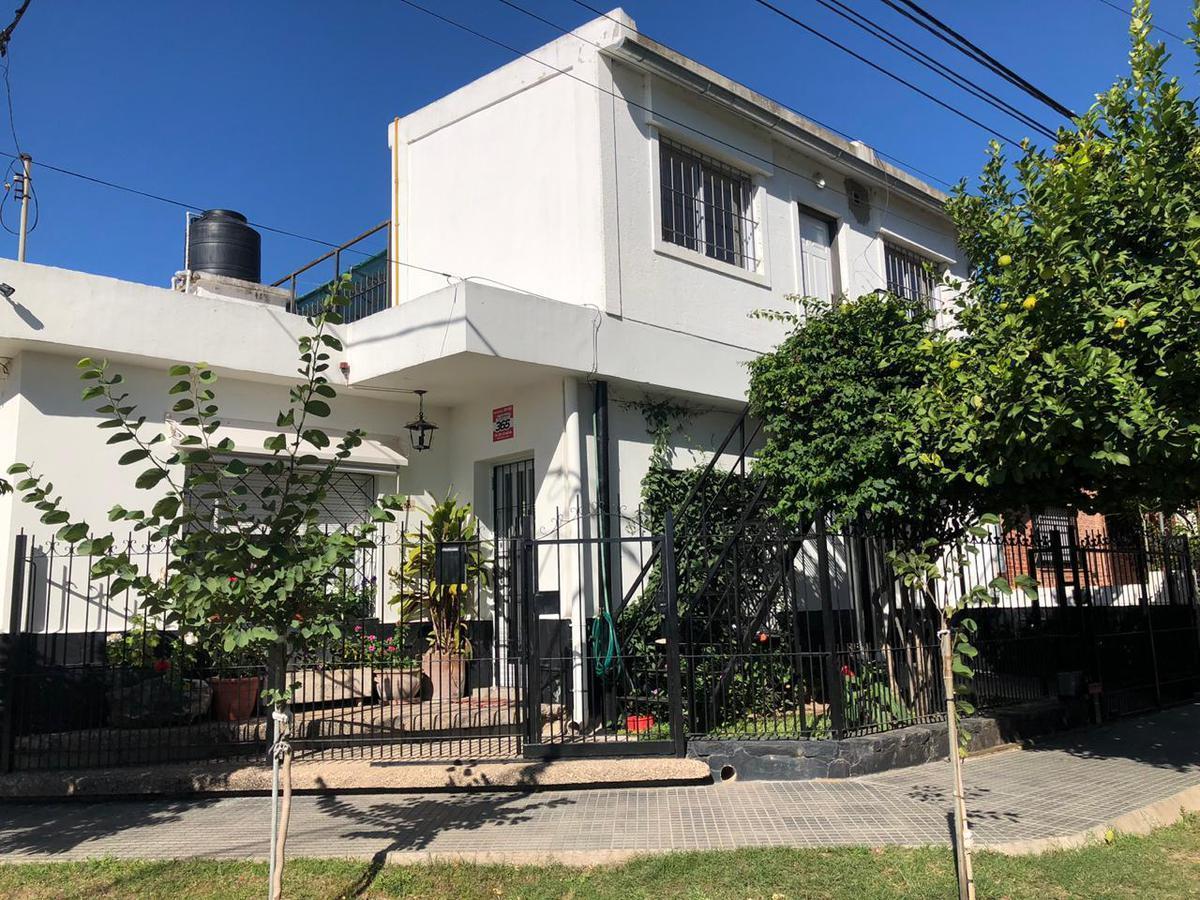 EXCELENTE DEPARTAMENTO - 1 DORM - PLANTA ALTA