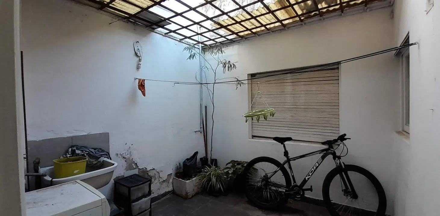 Casa 2 dormitorios en San Vicente, a metros del Dino. Con garage 2