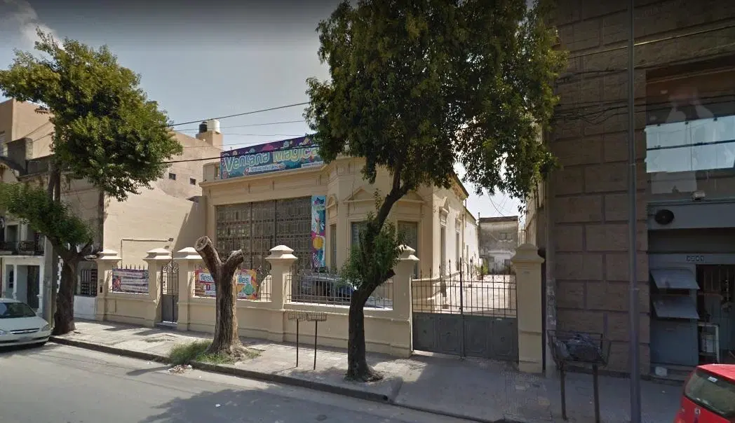 Hermosa casona en San Vicente, frente a Plaza Lavalle. Gran potencial para emprendimientos múltiples 1