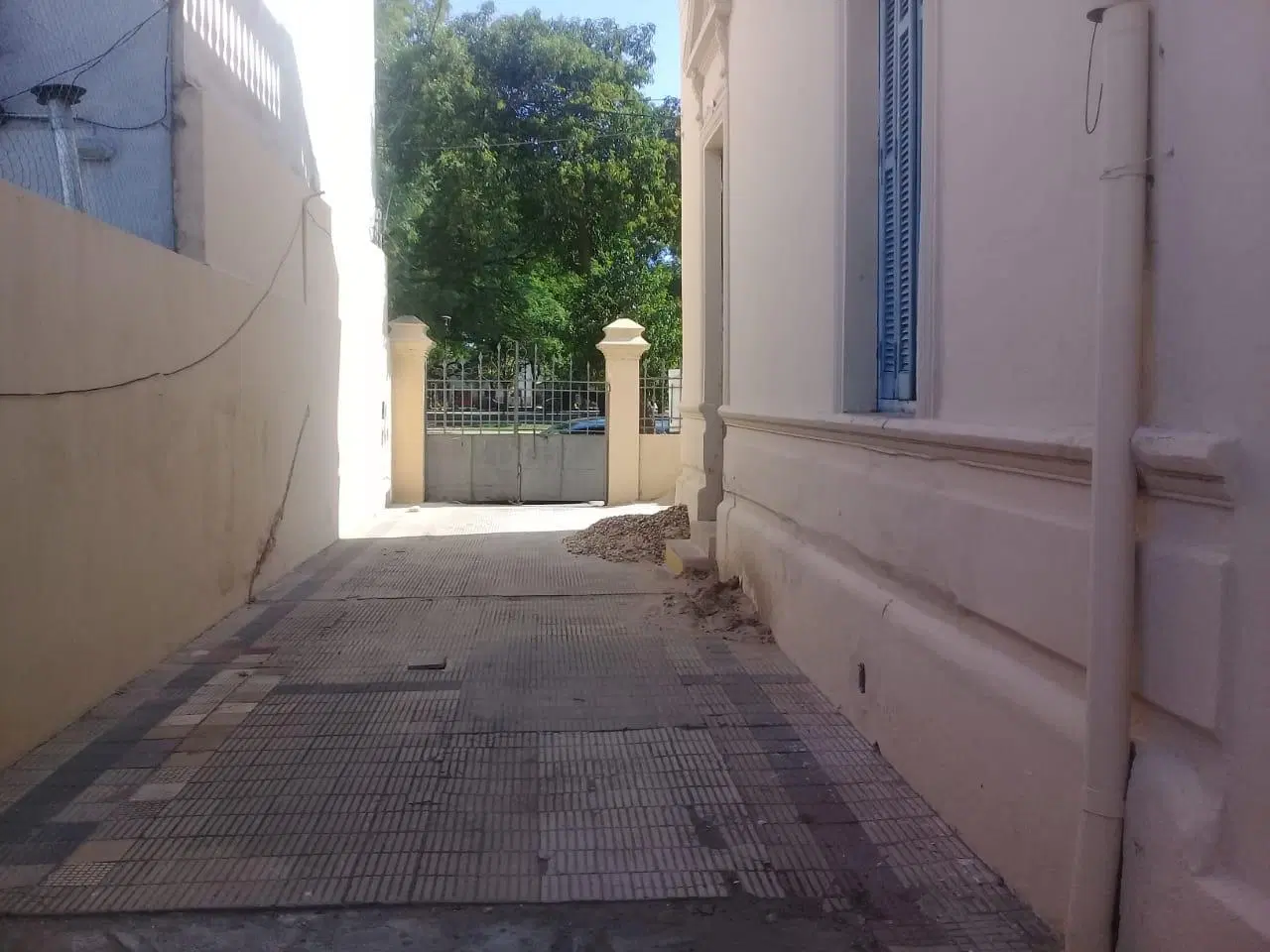 Hermosa casona en San Vicente, frente a Plaza Lavalle. Gran potencial para emprendimientos múltiples 4