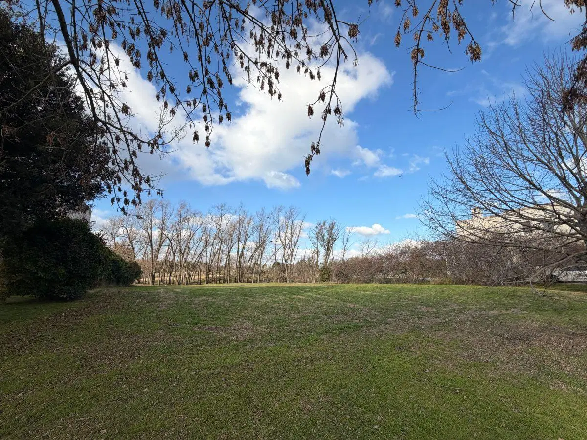 En venta - Espectacular lote en el Golf, Estancias del Pilar 4